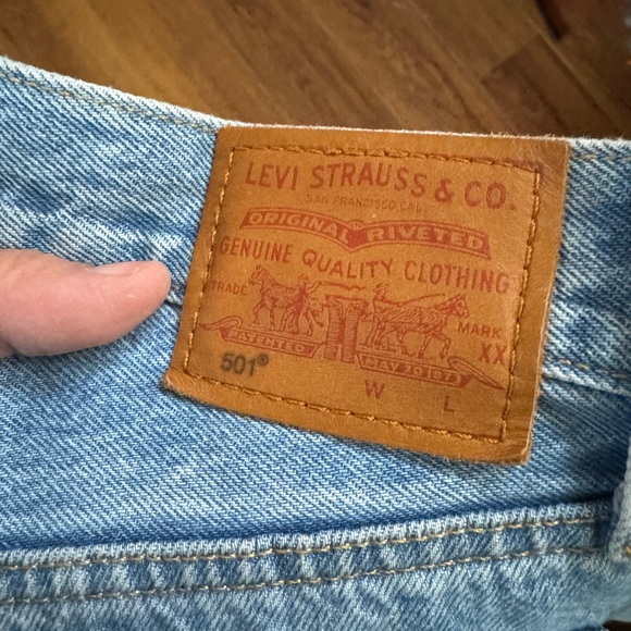 Levi’s 501 Jeans - Picture 6 of 7